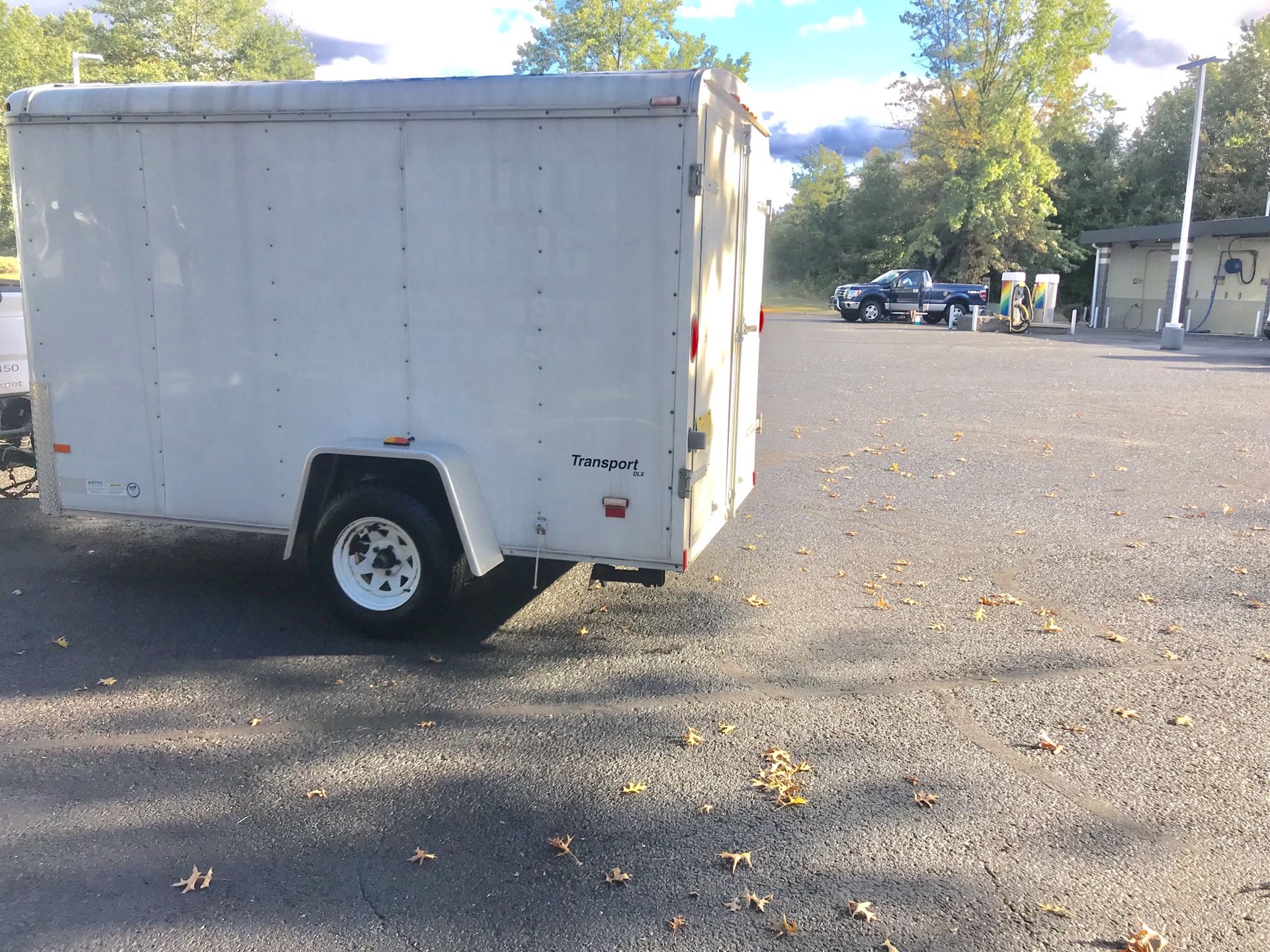 Enclosed trailer