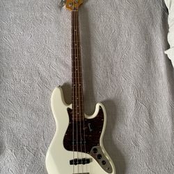 Squire Classic Vibe Jazz Bass 