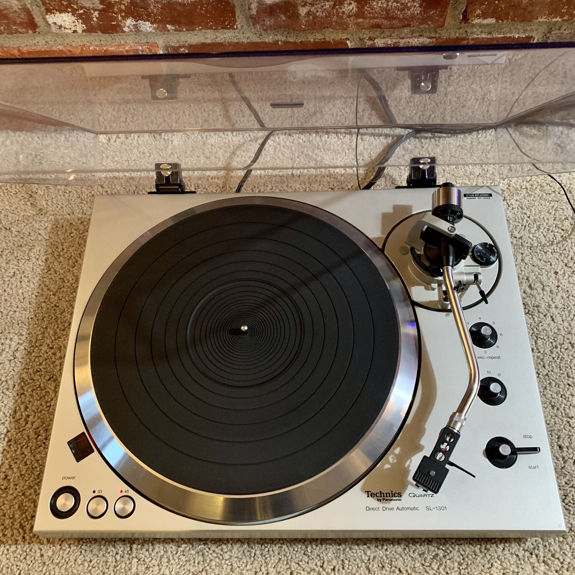 Technics テクニクス SL-1301 ターンテーブル-