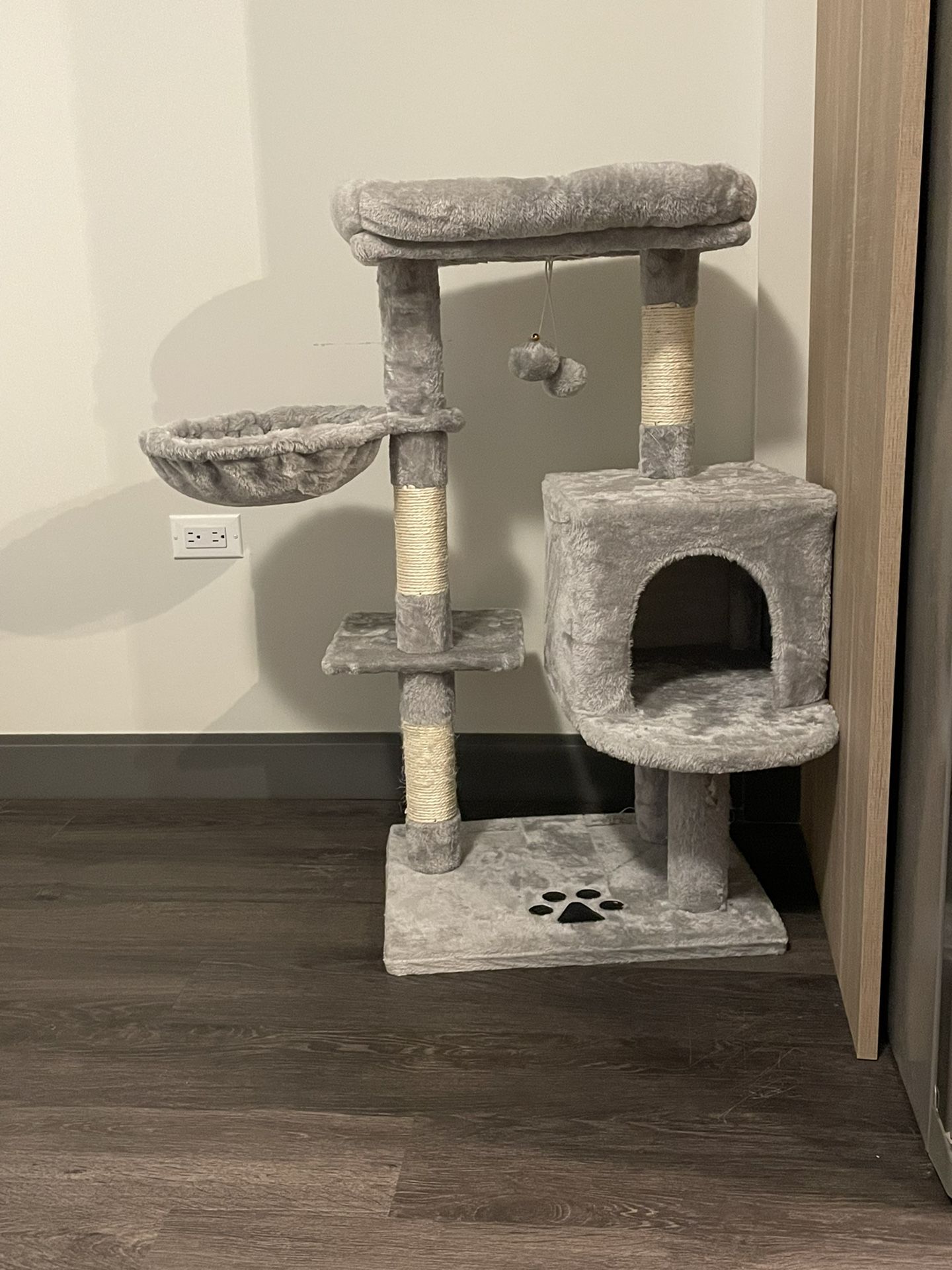 Petco Cat Scratch Post And Comforter 