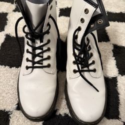 Dr Martens Boots Men’s 7