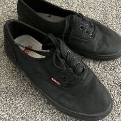 Black Size 6 Woman’s Levi’s Shoes 