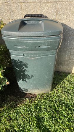 Rubbermaid 45 gallon can on wheels