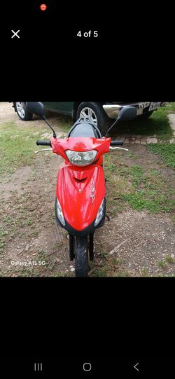 Do You want it save gas look this 2023 Linhai Scooter almost brand new with 900 miles only make 90 to 110 miles for galon of gas I have the title