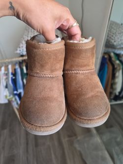 Toddler Uggs 8C