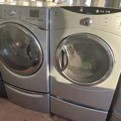Frontload Washer Dryer 