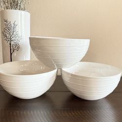 Mikasa swirl 8" serving bowl(dishwasher/microwave safe) 