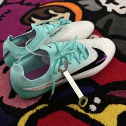 Soccer Cleats Size 9.5