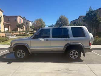 2000 Isuzu Trooper
