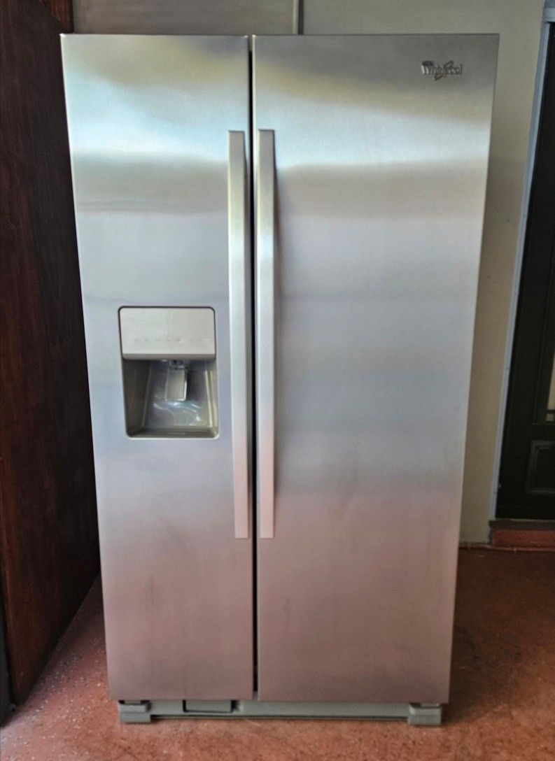 ✨️🔆Whirlpool🔆✨️S-Steel S-by-S Fridge in Perfect Condition 
