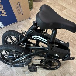 Foldable Swagtron E-bike With Charger
