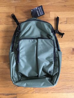 Lululemon assert backpack for Sale in Arcadia, CA - OfferUp