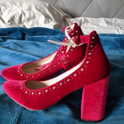 New Gorgeous Woman's Cole Haan Red Velvet Pumps Heels Shoes Size 5.5