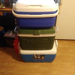 Igloo Rubbermaid And Thermos Coolers
