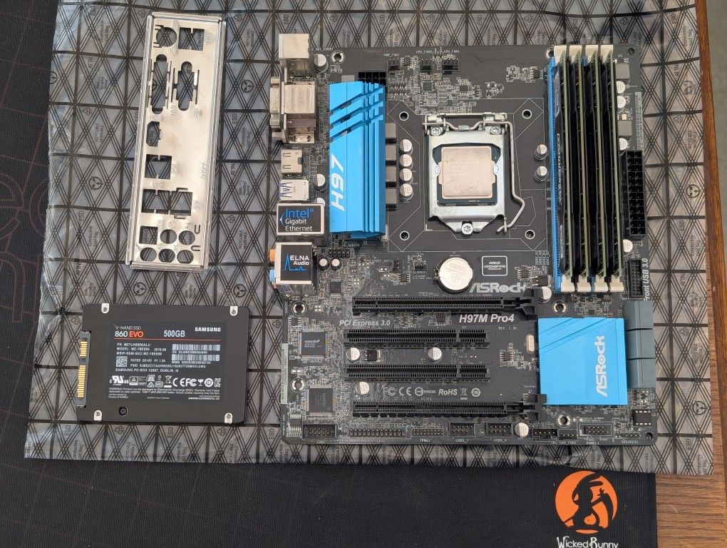 Intel Core i5 4690k + 32 GB RAM + ASRock H97M Pro4 Motherboard Combo 