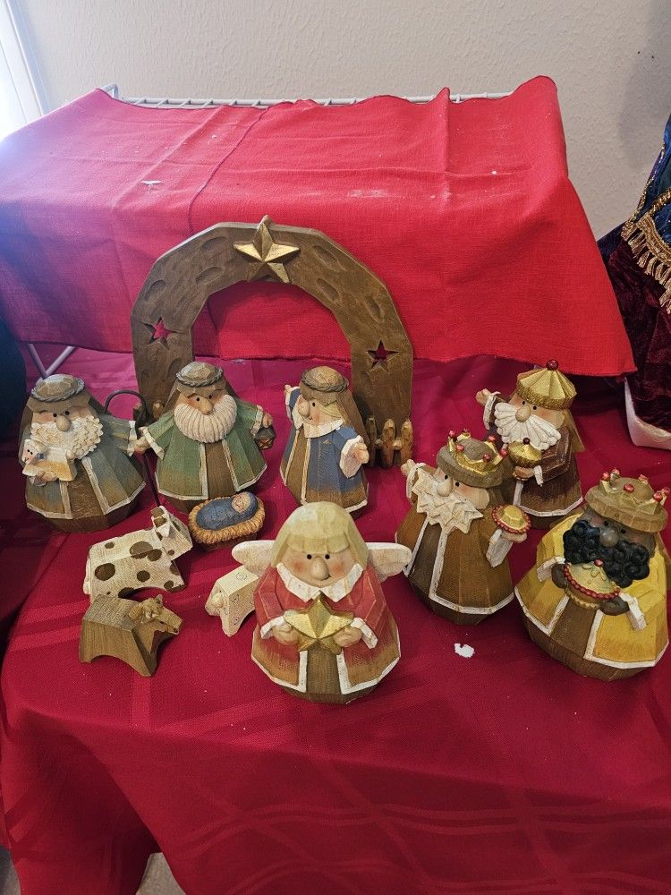 Eddie Walker 12pcs NATIVITY SCENE SET FOLK ART CARVED 