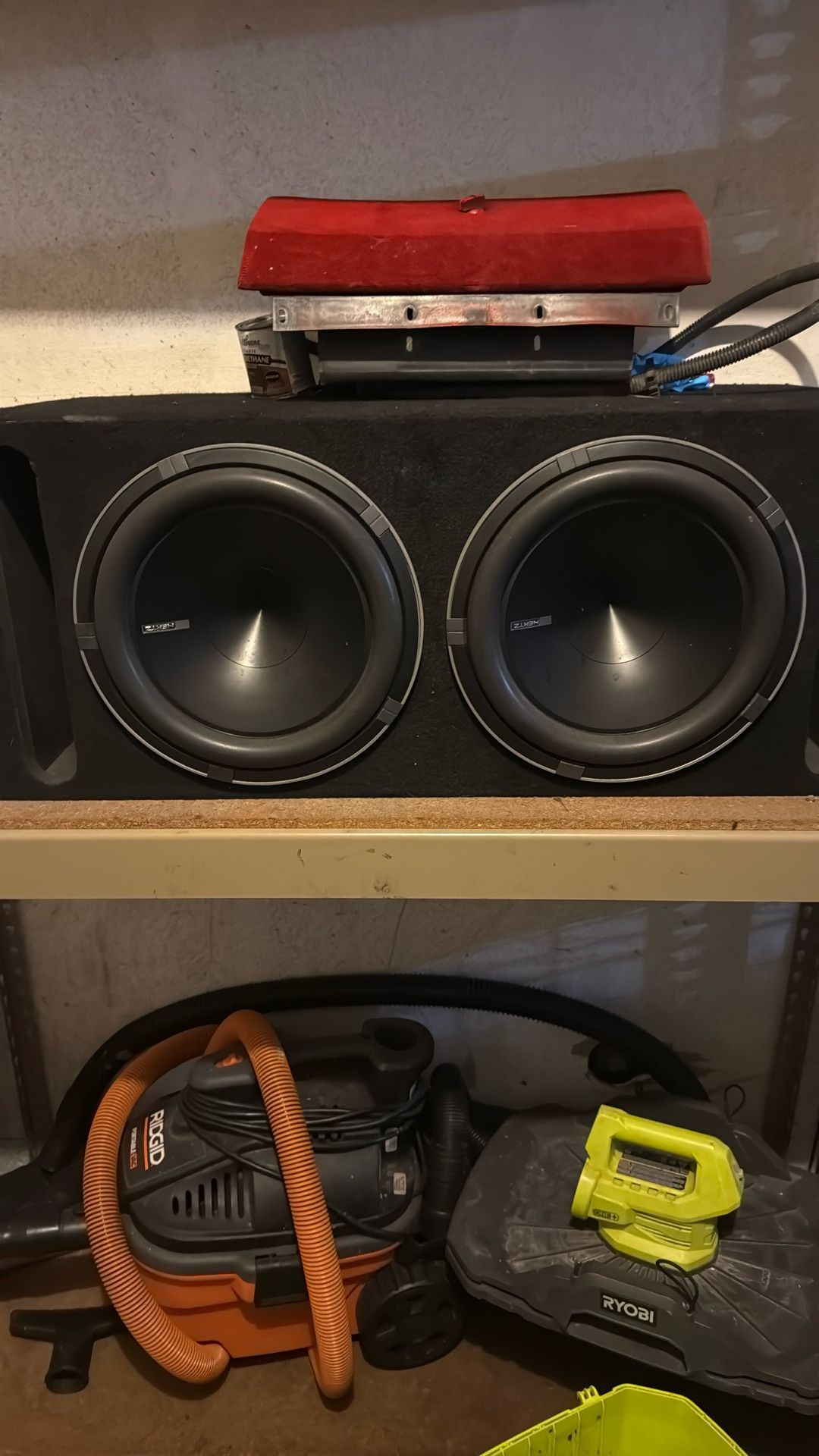 2 12s Hertz