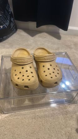 Crocs beige/tan size 4-men 6-women