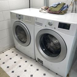 Washer And Dryer Kenmore Set !