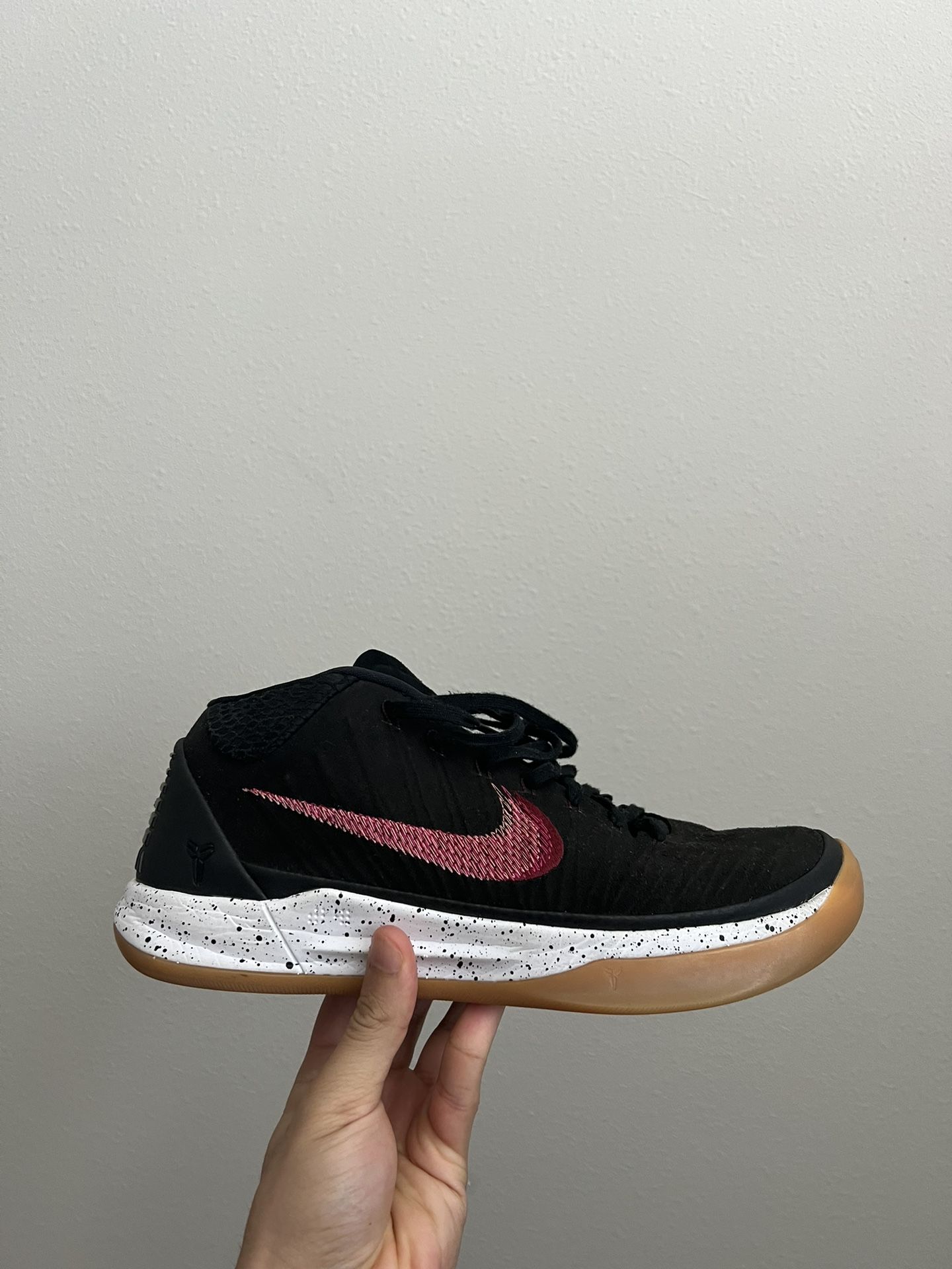 Kobe ad sales mid black gum
