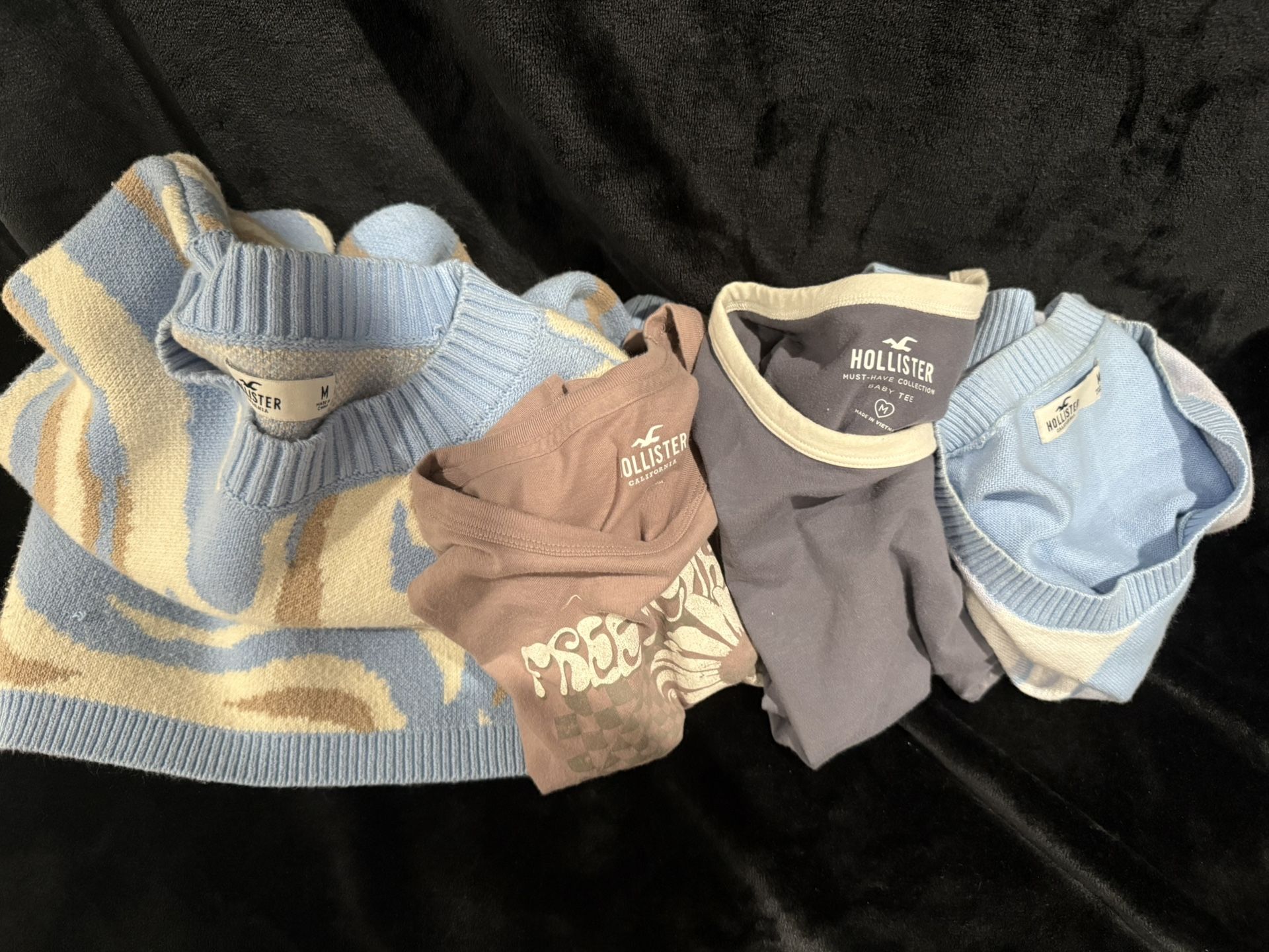 HOLLISTER 4 pack bundle (SIZE M)