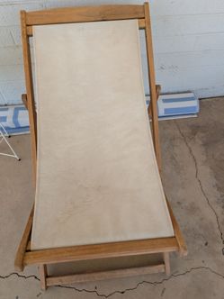 Foldable beach chair