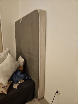 Memory foam queen mattress