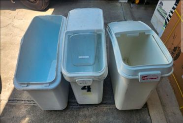 Rubbermaid Carts