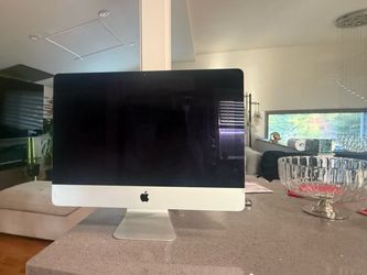 Apple iMac desk top