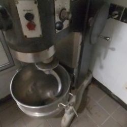 Commercial Hobart Mixer 60qt 