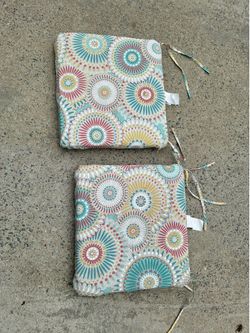 Set of two patio cushions