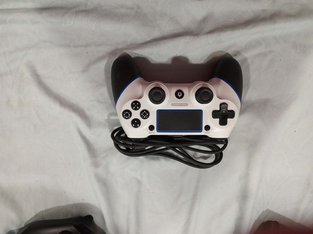 PS4 Controller