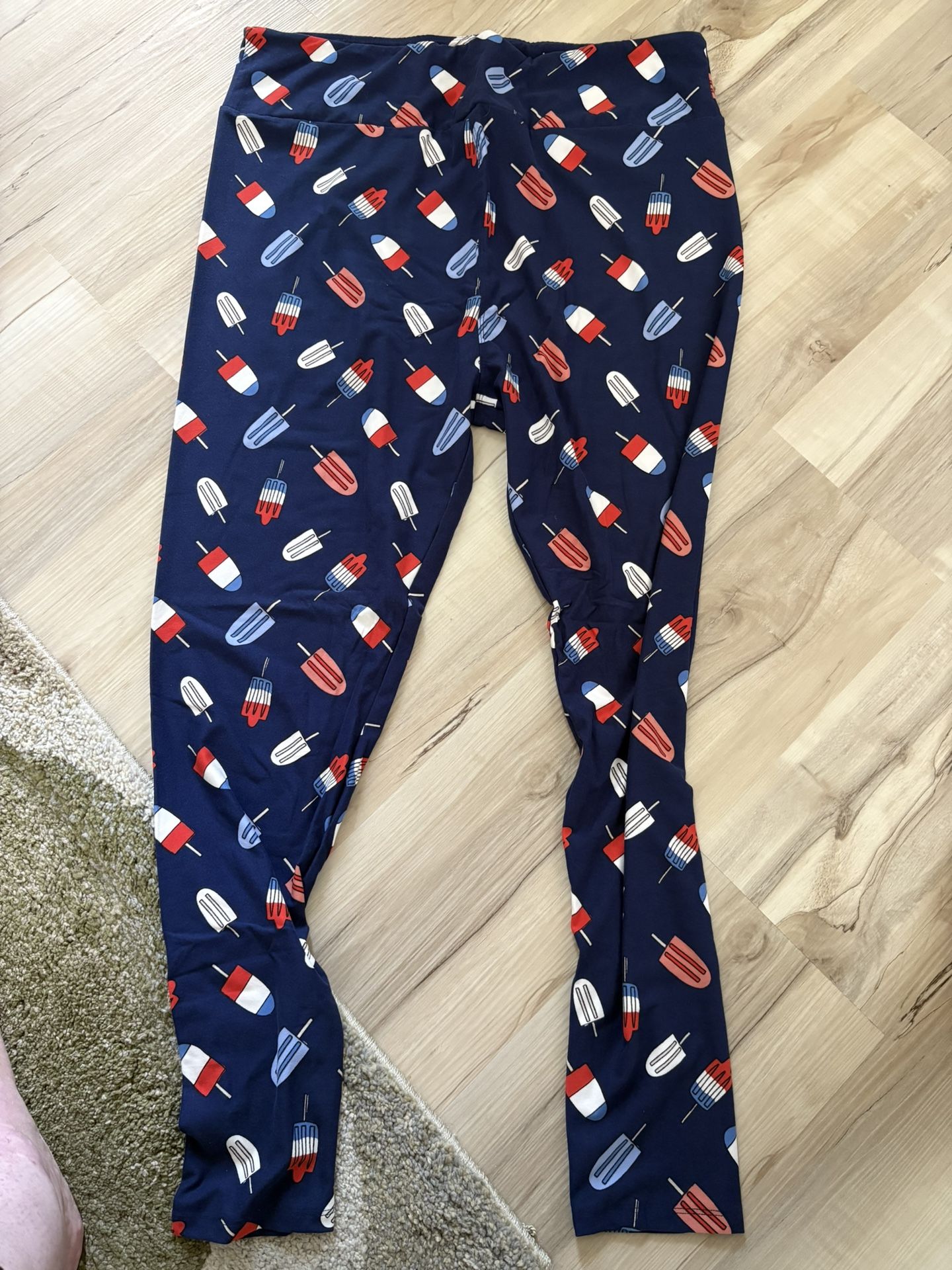 New! LuLaRoe Design Leggings TC2