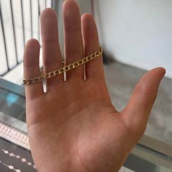 Gold fígaro bracelet