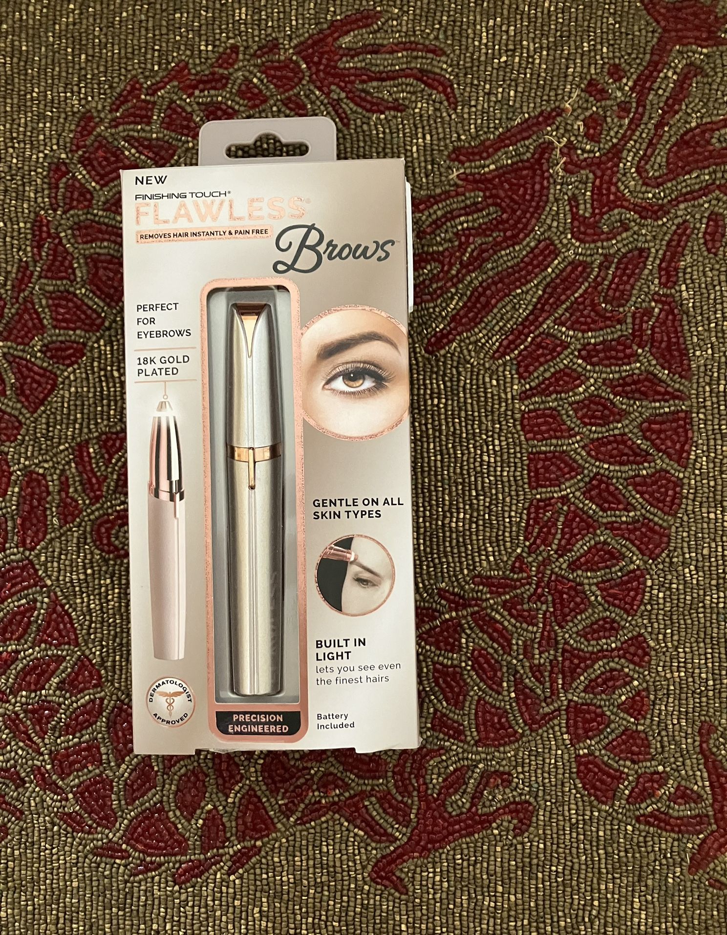 Flawless Eyebrows -shape And Trim