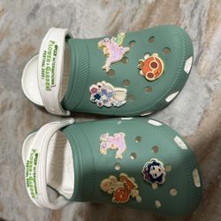 Disney Epoc Crocs Woman’s Size 6 