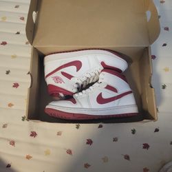 Jordan 1 Mid Reverse Chicago's 