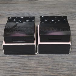 Mary Kay Small Compact DISCONTINUED 