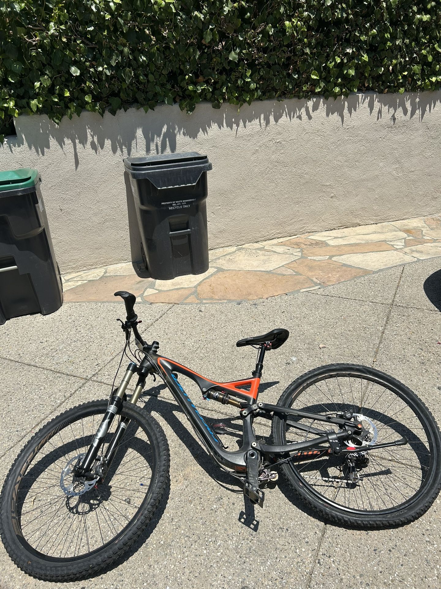 2014 Specialized Epic Expert Carbon 29 Full Suspension MTB
