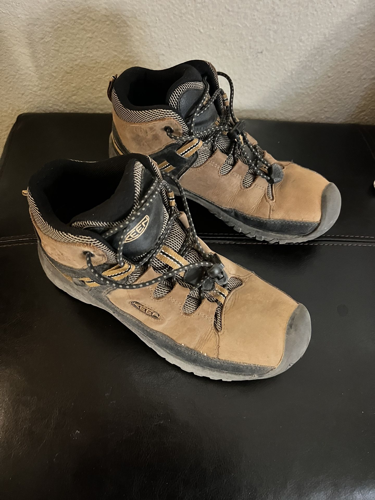 Boys’ Keen Hiking Shoes Size 3