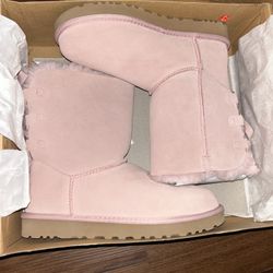 Pink Uggs NEW NEVER WORN