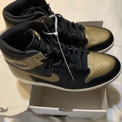 Air Jordan 1 Retro High Black Metallic Gold size 14 Men’s 14m NEW