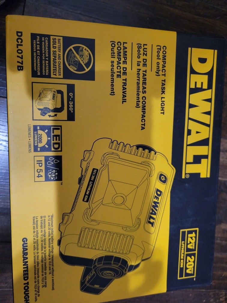 Dewalt LIGTH And Battery