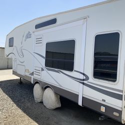 2004 Jazz Rv Trailer with Honda Generator