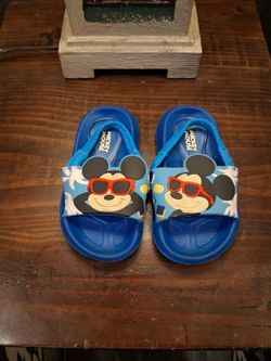 Mickey Mouse Sandals Size 5/6 Toddler