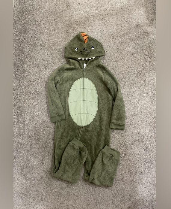 Boys Carter’s Dino Fleece Footless Pjs size 6