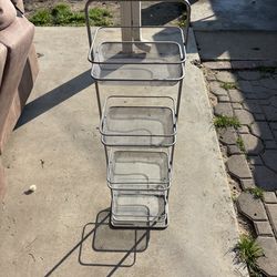 Metal tiered organizer