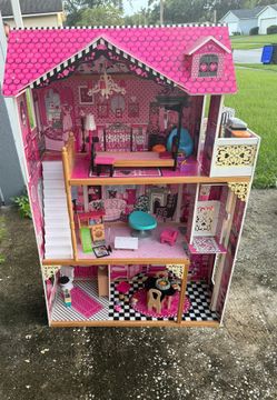 Girls Doll House 