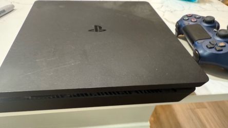 PS4 and controllers