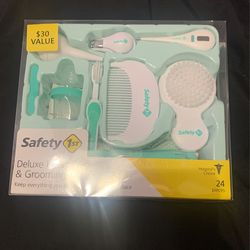 Safety 1st Deluxe Healthcare And Grooming Kit